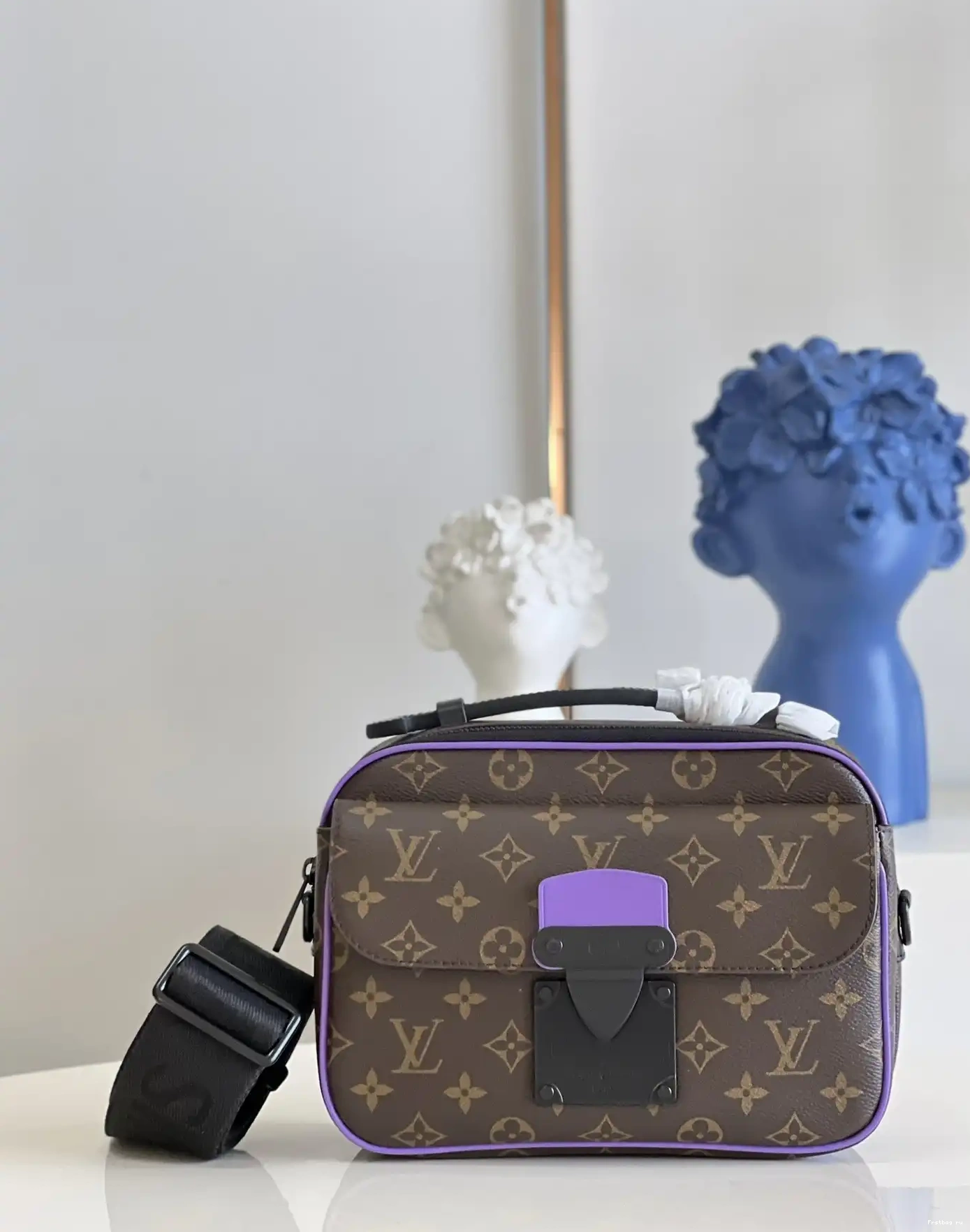 First bag ru MESSENGER LOCK LOUIS VUITTON S 0706